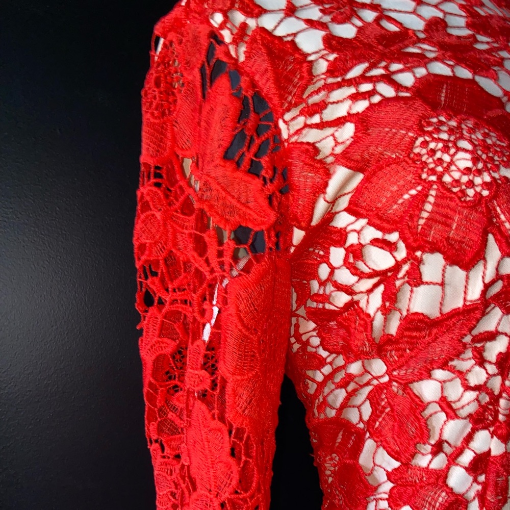 Red lace dress - Picture 3 of 5